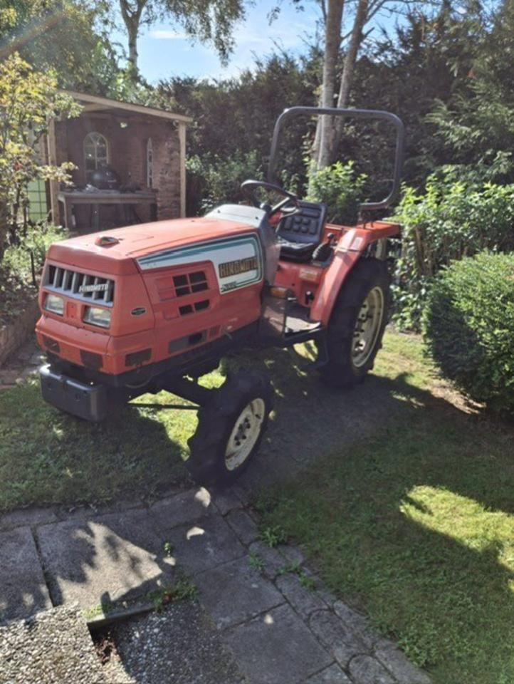 Kleintraktor Hinomoto-Kubota 21 PS - Mini trator: foto 1 Kleintraktor Hinomoto-Kubota 21 PS - Mini trator: foto 1