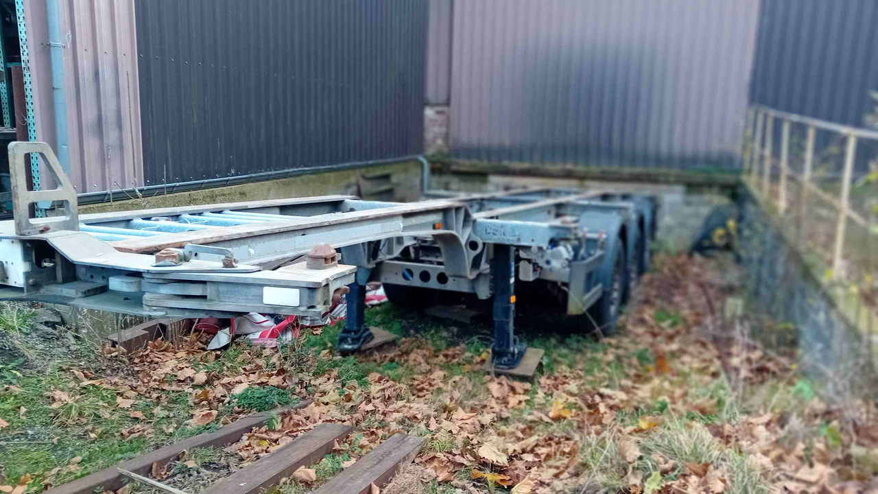 SCHMITZ CARGOBULL châssis porte-conteneur semi-remorque Os - type SGF*3 - adaptable pour conteneur 20' et 40' - Semi-reboque transportador de contêineres/ Caixa móvel: foto 2 SCHMITZ CARGOBULL châssis porte-conteneur semi-remorque Os - type SGF*3 - adaptable pour conteneur 20' et 40' - Semi-reboque transportador de contêineres/ Caixa móvel: foto 2