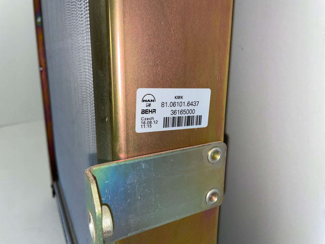 CHŁODNICA WODY MAN F2000 F 90 F 2000 F90 81061016437 - Bomba de refrigeração por Camião: foto 5 CHŁODNICA WODY MAN F2000 F 90 F 2000 F90 81061016437 - Bomba de refrigeração por Camião: foto 5