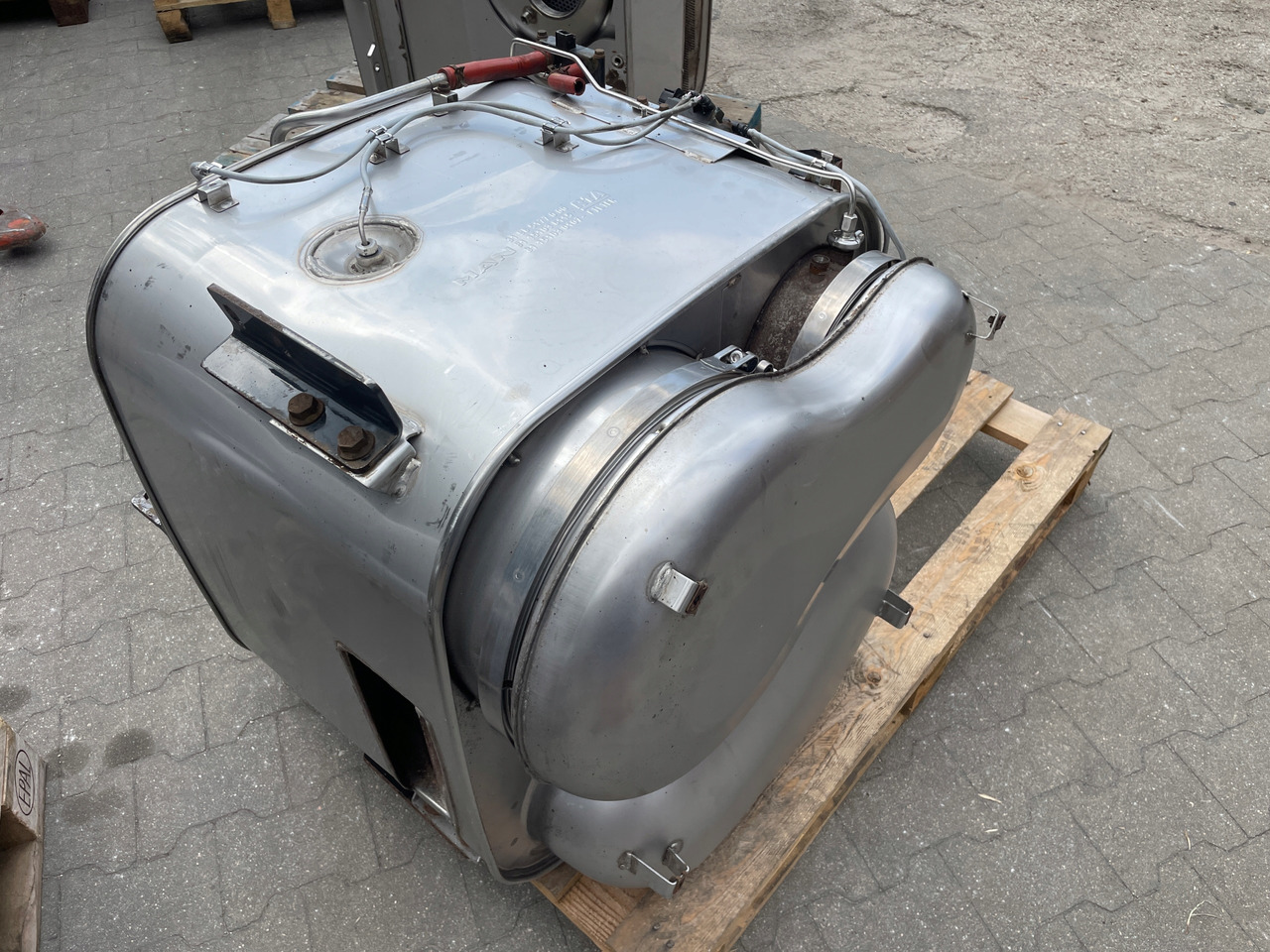 KATALIZATOR MAN TGX TGS EURO 6 DPF TŁUMIK WYDECH 81151036115 - Tubo de escape por Camião: foto 3 KATALIZATOR MAN TGX TGS EURO 6 DPF TŁUMIK WYDECH 81151036115 - Tubo de escape por Camião: foto 3