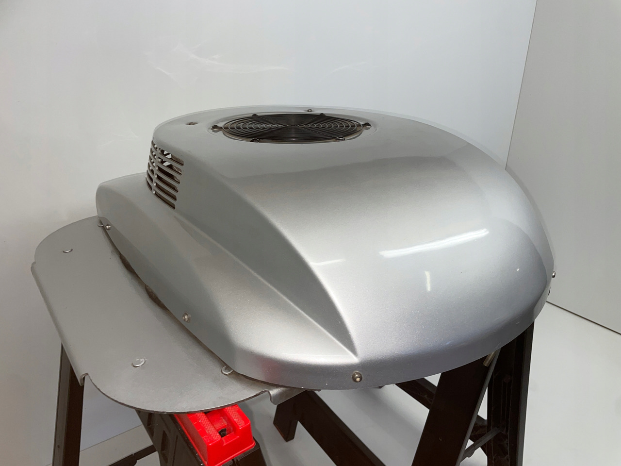 KLIMATYZACJA POSTOJOWA WAECO CA800 MAN SCANIA VOLVO DAF CA-0800-DC - Compressor de ar condicionado por Camião: foto 3 KLIMATYZACJA POSTOJOWA WAECO CA800 MAN SCANIA VOLVO DAF CA-0800-DC - Compressor de ar condicionado por Camião: foto 3