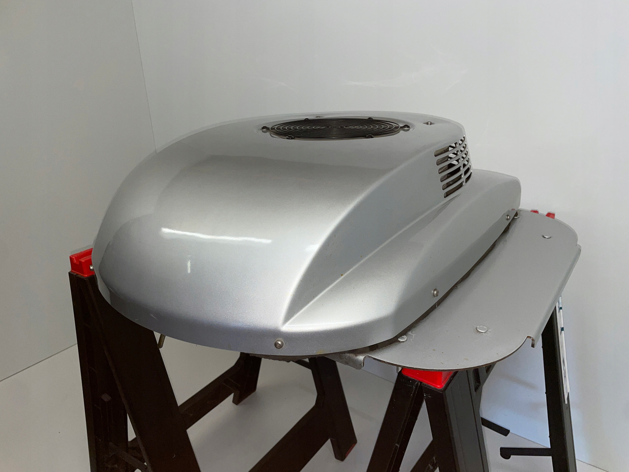 KLIMATYZACJA POSTOJOWA WAECO CA800 MAN SCANIA VOLVO DAF CA-0800-DC - Compressor de ar condicionado por Camião: foto 4 KLIMATYZACJA POSTOJOWA WAECO CA800 MAN SCANIA VOLVO DAF CA-0800-DC - Compressor de ar condicionado por Camião: foto 4