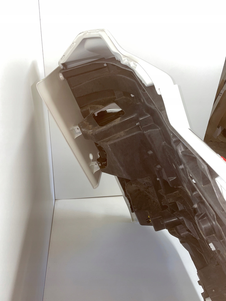 KOMPLETNY ZDERZAK MAN TG3 TGX3 TGX 3 ORYGINALNY KOLOR RAL 9010 - Para-choque por Camião: foto 5 KOMPLETNY ZDERZAK MAN TG3 TGX3 TGX 3 ORYGINALNY KOLOR RAL 9010 - Para-choque por Camião: foto 5