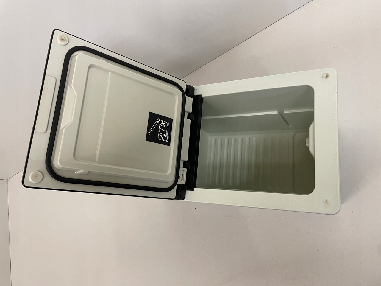 LODÓWKA CHŁODZIARKA MERCEDES ACTROS MP4 MP 4 A9608200306 - Cabine e interior por Camião: foto 2 LODÓWKA CHŁODZIARKA MERCEDES ACTROS MP4 MP 4 A9608200306 - Cabine e interior por Camião: foto 2