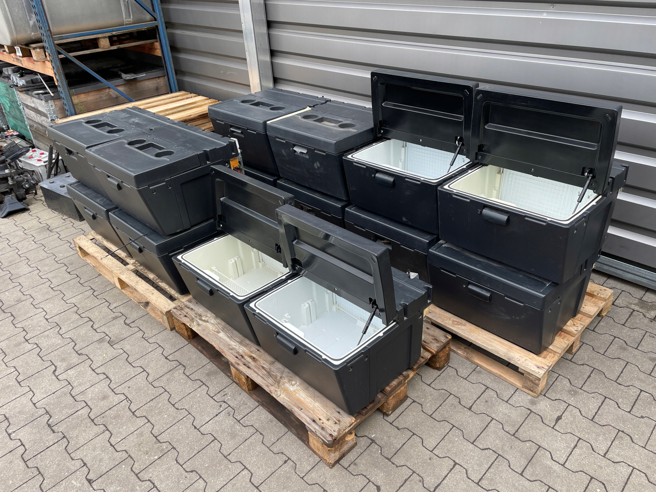 LODÓWKA IVECO HI-WAY HI WAY STRALIS - Cabine e interior por Camião: foto 4 LODÓWKA IVECO HI-WAY HI WAY STRALIS - Cabine e interior por Camião: foto 4