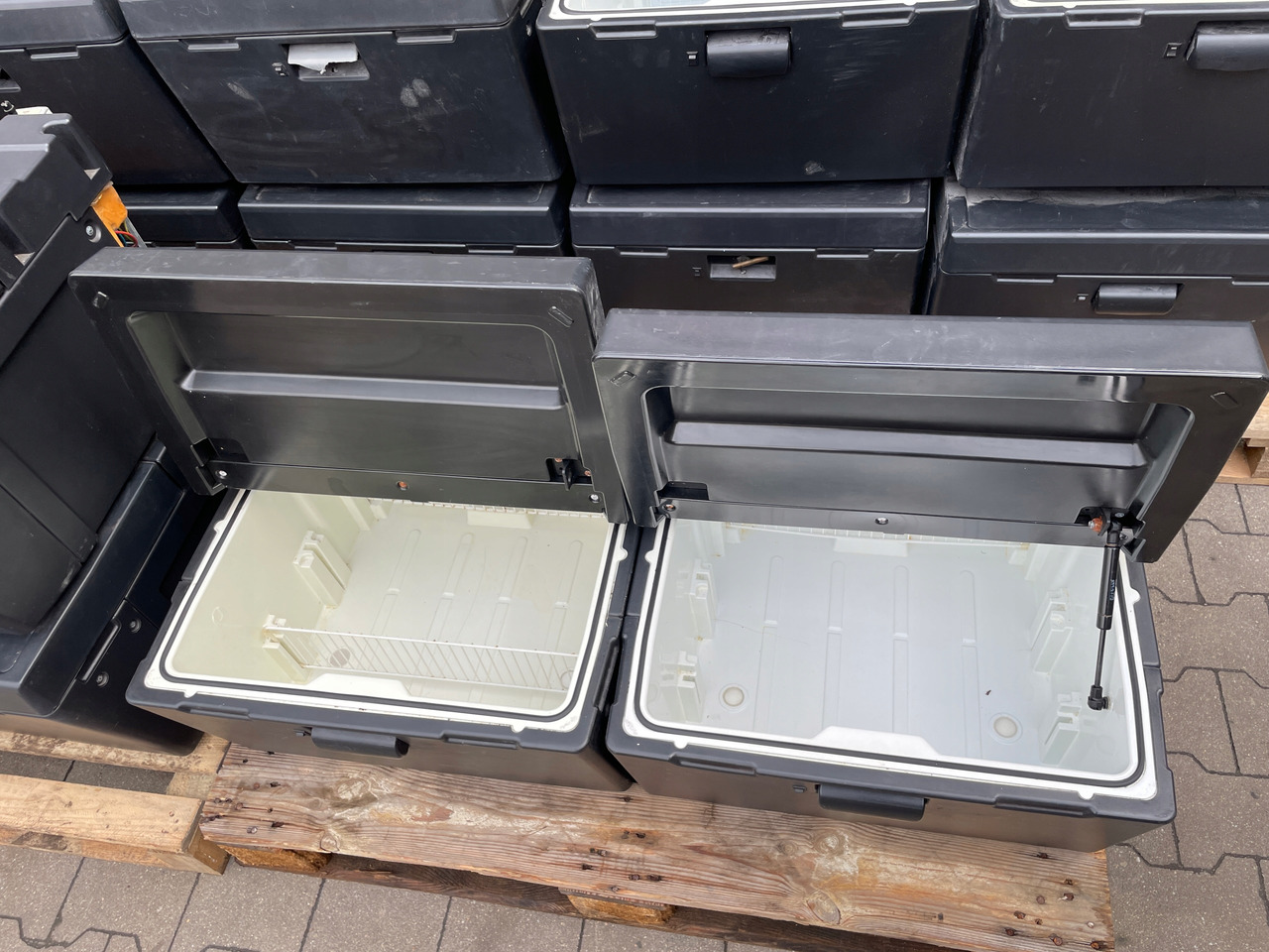 LODÓWKA IVECO HI-WAY HI WAY STRALIS - Cabine e interior por Camião: foto 5 LODÓWKA IVECO HI-WAY HI WAY STRALIS - Cabine e interior por Camião: foto 5