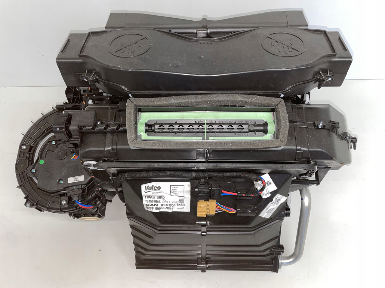 NAGRZEWNICA MAN TG3 TGX 3 TGX-3 81619006459 - Ventilador do habitáculo por Camião: foto 2 NAGRZEWNICA MAN TG3 TGX 3 TGX-3 81619006459 - Ventilador do habitáculo por Camião: foto 2