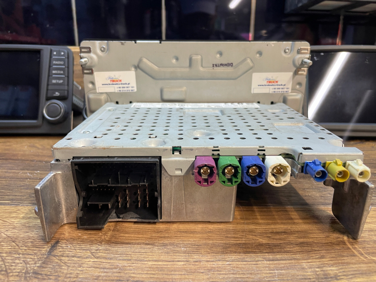 RADIO NAWIGACJA MAN TGS TGX EURO 6 81281006043 - Sistema de navegação por Camião: foto 5 RADIO NAWIGACJA MAN TGS TGX EURO 6 81281006043 - Sistema de navegação por Camião: foto 5