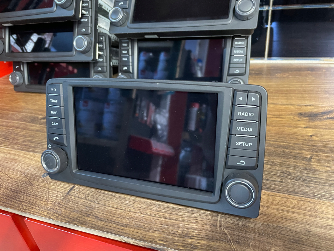 RADIO NAWIGACJA MAN TGS TGX EURO 6 81281006043 WYMIENIONY WYŚWIETLACZ - Sistema de navegação por Camião: foto 3 RADIO NAWIGACJA MAN TGS TGX EURO 6 81281006043 WYMIENIONY WYŚWIETLACZ - Sistema de navegação por Camião: foto 3