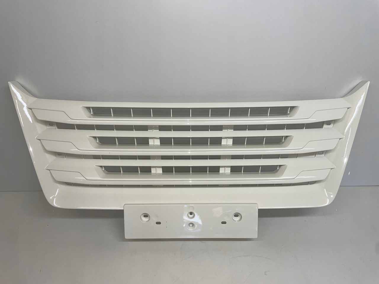 ŚRODKOWY GRILL ZDERZAKA MAN TGX TG3 TGX 3 ATRAPA 81416146085 - Grade radiador por Camião: foto 1 ŚRODKOWY GRILL ZDERZAKA MAN TGX TG3 TGX 3 ATRAPA 81416146085 - Grade radiador por Camião: foto 1