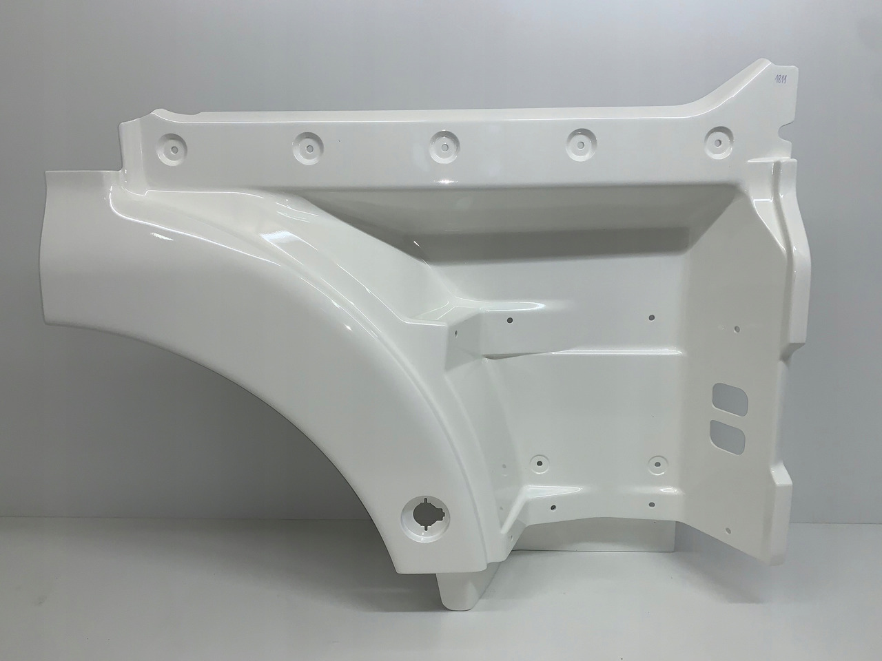 STOPNICA STOPIEŃ MAN TGX EURO 6 RAL 9010 NR 1811 - Porta e peças por Camião: foto 1 STOPNICA STOPIEŃ MAN TGX EURO 6 RAL 9010 NR 1811 - Porta e peças por Camião: foto 1