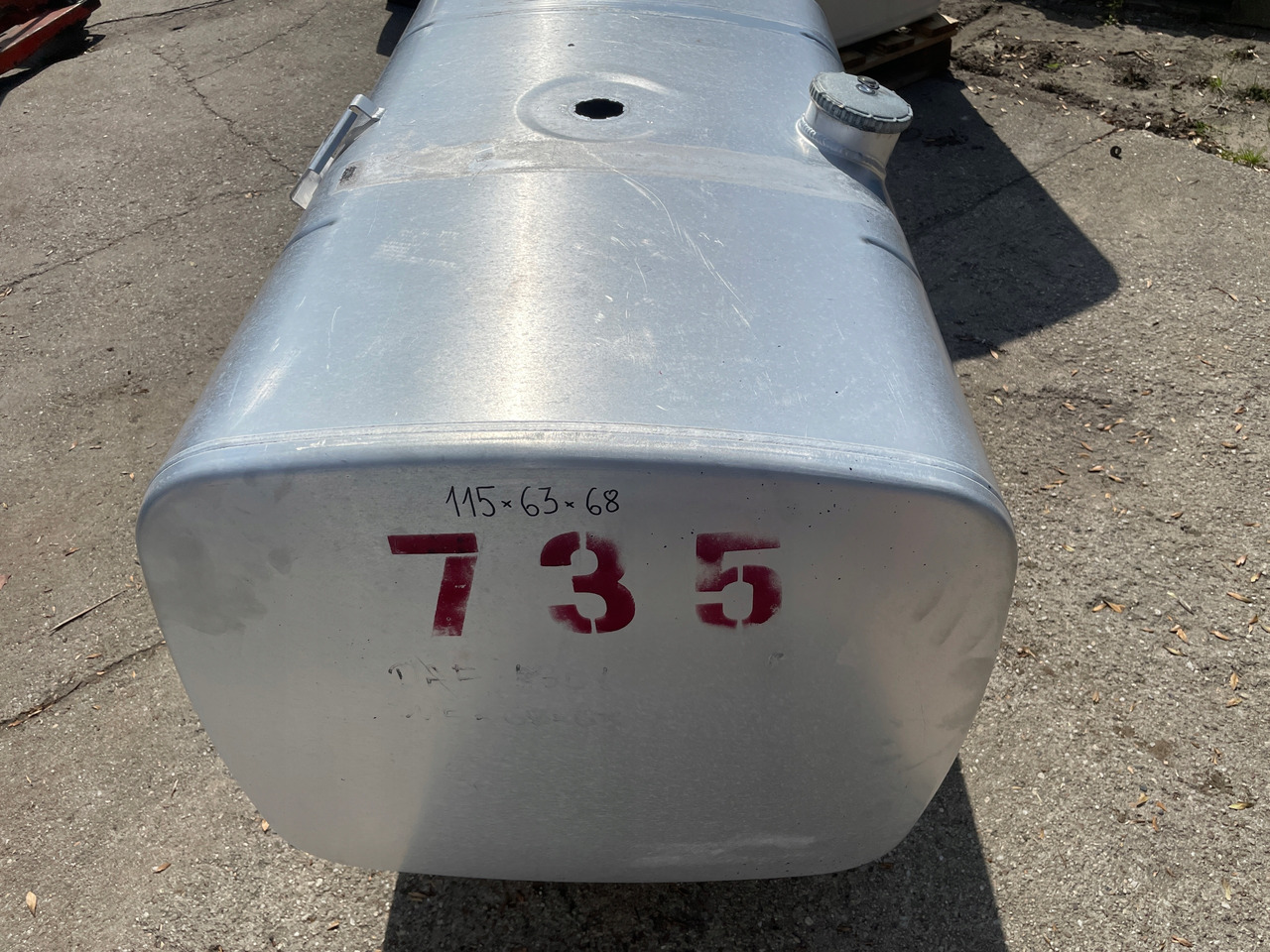 ZBIORNIK PALIWA 430L DAF XF 1949909 - Tanque de combustível por Camião: foto 3 ZBIORNIK PALIWA 430L DAF XF 1949909 - Tanque de combustível por Camião: foto 3