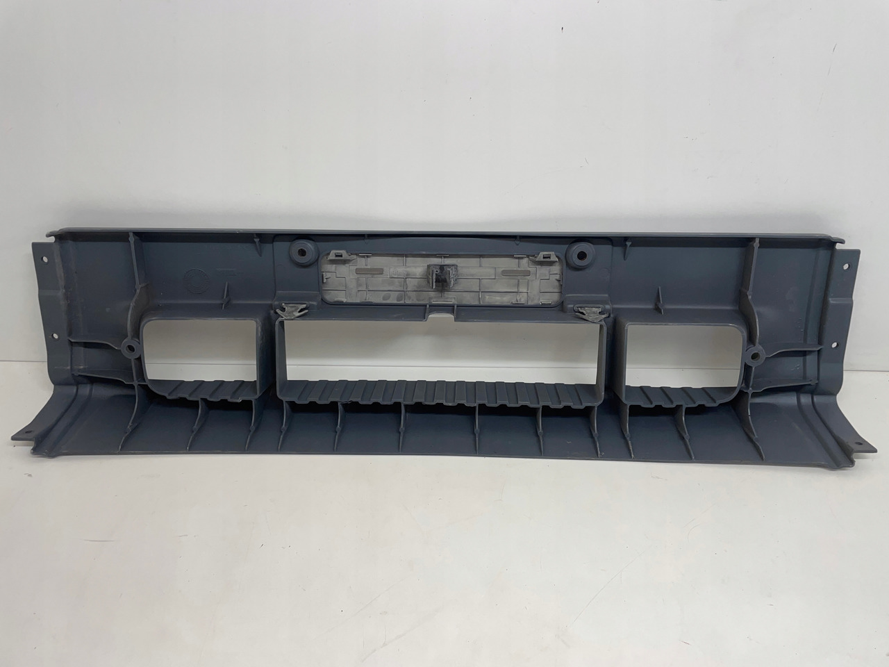 ZDERZAK MERCEDES ATEGO ŚRODEK ZDERZAKA A 97388041070 - Para-choque por Camião: foto 2 ZDERZAK MERCEDES ATEGO ŚRODEK ZDERZAKA A 97388041070 - Para-choque por Camião: foto 2