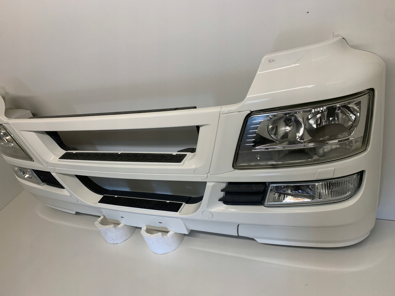 ZDERZAK XENON MAN TGS - Para-choque por Camião: foto 5 ZDERZAK XENON MAN TGS - Para-choque por Camião: foto 5