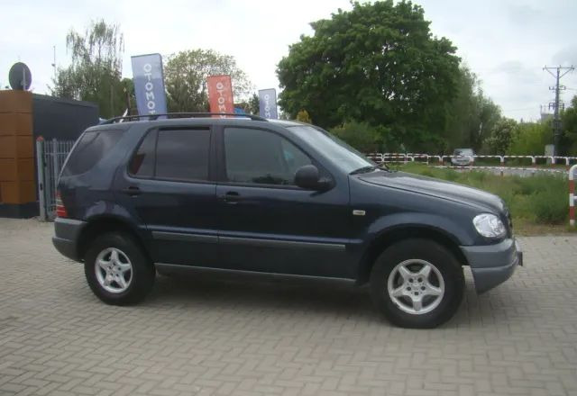 Mercedes-Benz ML 270 2.7CDI CIĘŻARYY 2-OSOBY 3.365KG-NA HAKU - Furgão compacto: foto 5 Mercedes-Benz ML 270 2.7CDI CIĘŻARYY 2-OSOBY 3.365KG-NA HAKU - Furgão compacto: foto 5