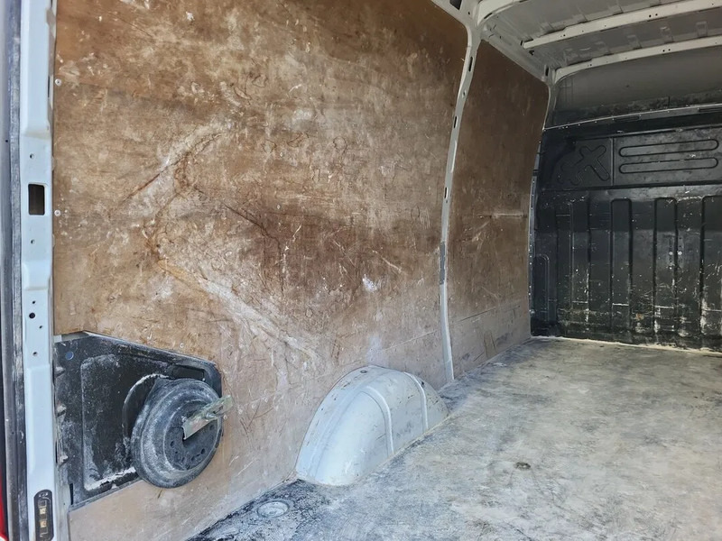 Iveco Daily L2H2 - Furgão: foto 4 Iveco Daily L2H2 - Furgão: foto 4