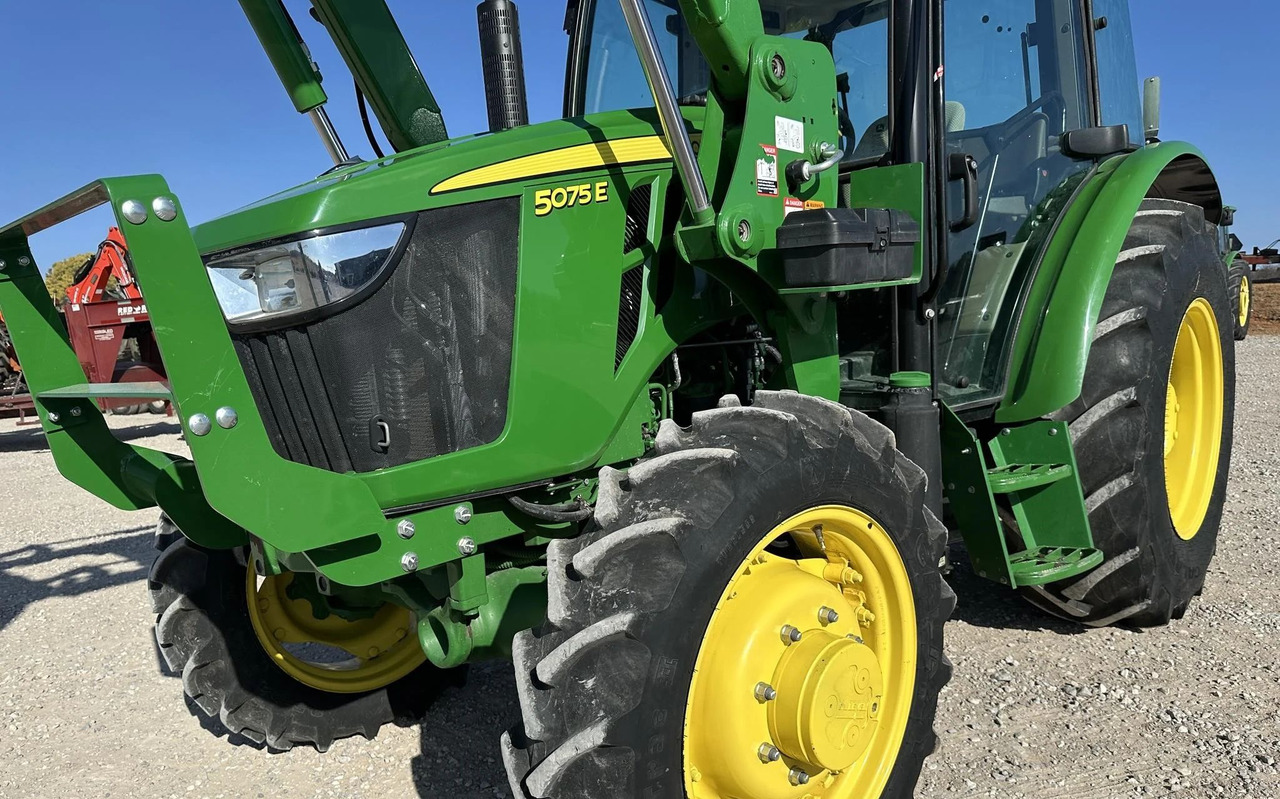 JOHN DEERE 5075E - Trator: foto 4 JOHN DEERE 5075E - Trator: foto 4