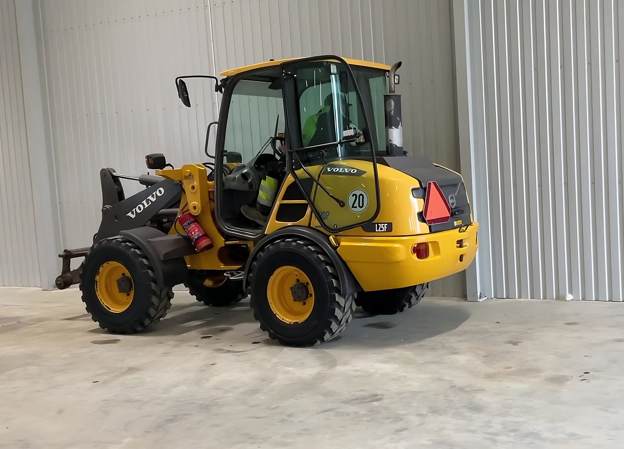 Volvo L 25 - Pá carregadora de rodas: foto 1 Volvo L 25 - Pá carregadora de rodas: foto 1