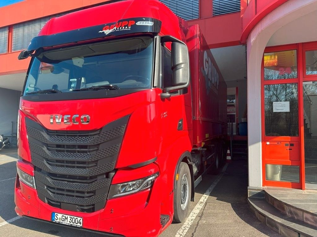 Iveco AS 260SY/FS CM - Camião transportador de contêineres/ Caixa móvel: foto 4 Iveco AS 260SY/FS CM - Camião transportador de contêineres/ Caixa móvel: foto 4