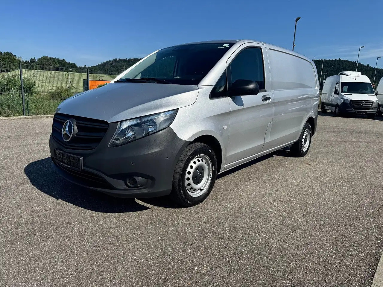 Mercedes-Benz Vito 114 CDI Kompakt Silber Bott - Furgão: foto 1 Mercedes-Benz Vito 114 CDI Kompakt Silber Bott - Furgão: foto 1