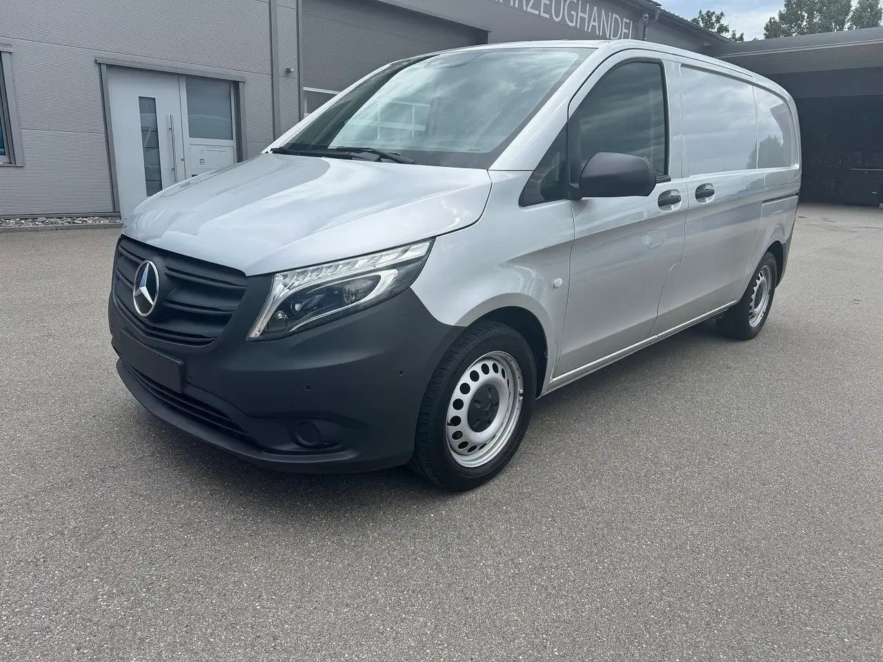 Mercedes-Benz Vito 114 CDI Kompakt Silber Klima Bott - Furgão: foto 1 Mercedes-Benz Vito 114 CDI Kompakt Silber Klima Bott - Furgão: foto 1