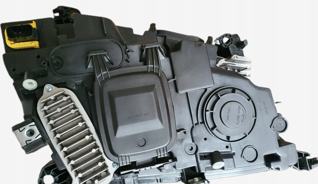 NOWY REFLEKTOR VOLVO FH4 PRAWY - Farol dianteira por Camião: foto 4 NOWY REFLEKTOR VOLVO FH4 PRAWY - Farol dianteira por Camião: foto 4