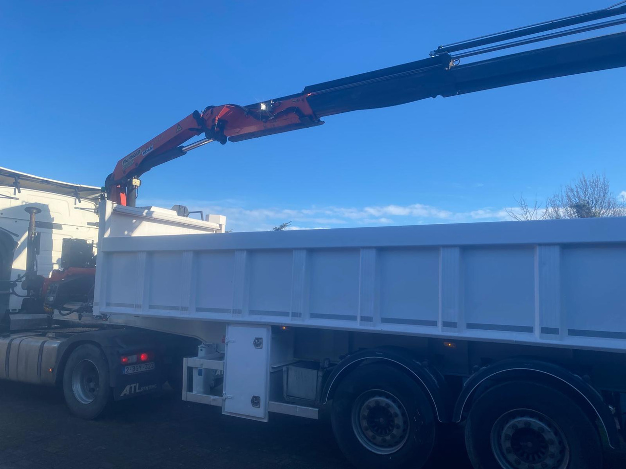 RENAULT T460 - Camião basculante: foto 2 RENAULT T460 - Camião basculante: foto 2