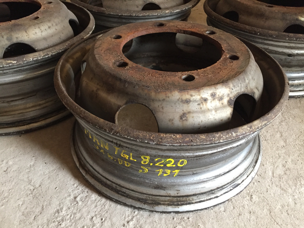 Gebrauchte Felgen 5 J x 6,00 für Reifengröße 215 x 75 x 17,5, Artikel - Nr. : 99.99999 - 9999 - Jante por Camião: foto 3 Gebrauchte Felgen 5 J x 6,00 für Reifengröße 215 x 75 x 17,5, Artikel - Nr. : 99.99999 - 9999 - Jante por Camião: foto 3