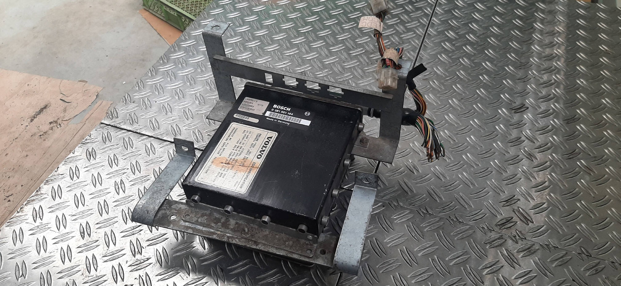 Gebrauchtes VOLVO Motorsteuergerät von Bosch , Artikel - Nr. : 0 281 001 144 - Centralina electrónica por Camião: foto 5 Gebrauchtes VOLVO Motorsteuergerät von Bosch , Artikel - Nr. : 0 281 001 144 - Centralina electrónica por Camião: foto 5