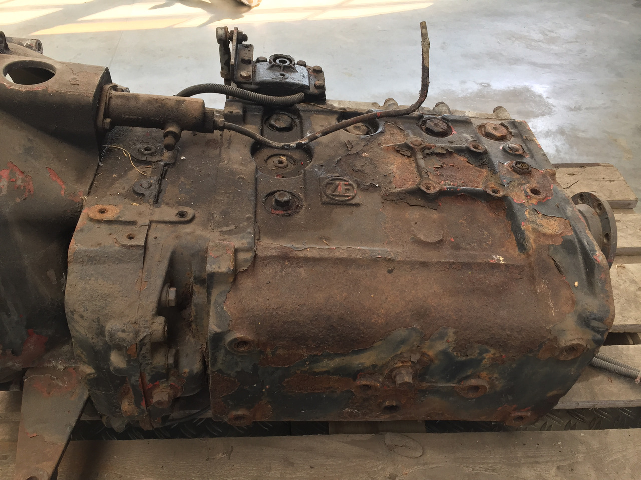 Gebrauchtes ZF Getriebe MAN 17.232, Typ : S6 - 65 + GV - 80, Artikel - Nr. : 81.32002 - 6082 - Caixa de velocidade por Camião: foto 5 Gebrauchtes ZF Getriebe MAN 17.232, Typ : S6 - 65 + GV - 80, Artikel - Nr. : 81.32002 - 6082 - Caixa de velocidade por Camião: foto 5