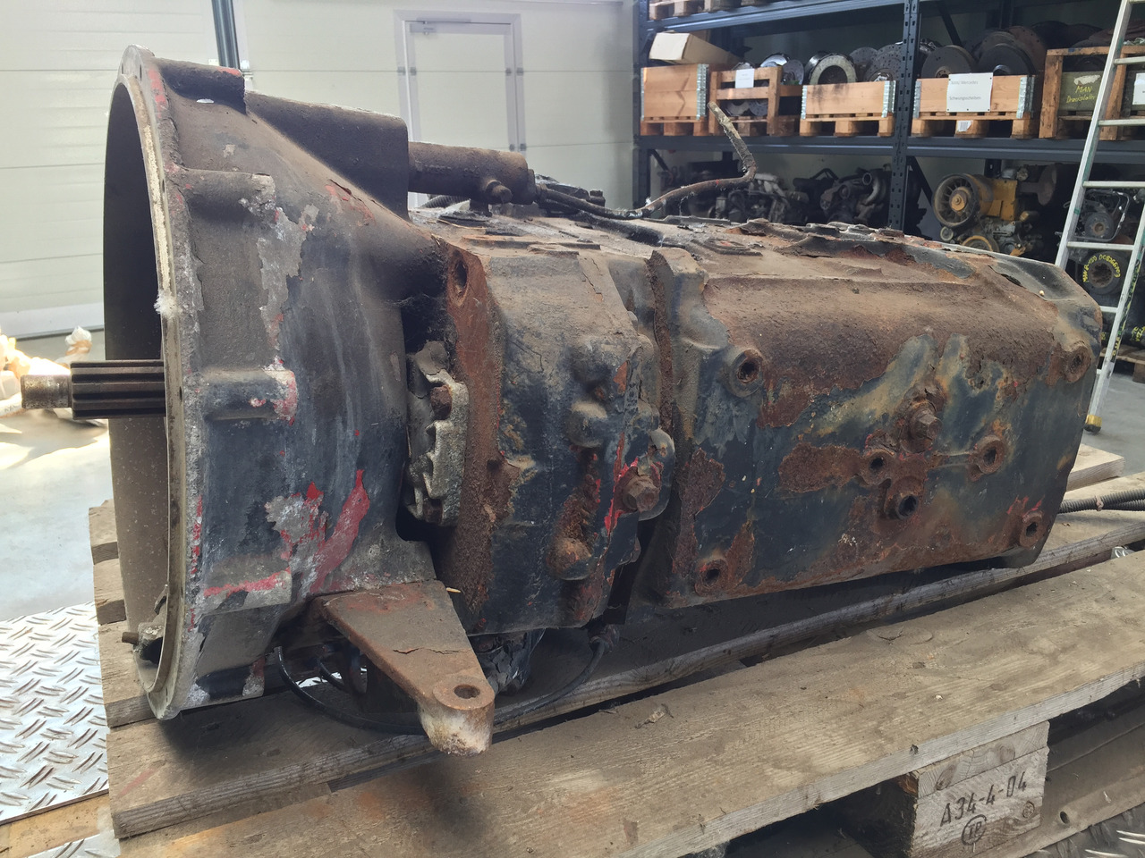 Gebrauchtes ZF Getriebe MAN 17.232, Typ : S6 - 65 + GV - 80, Artikel - Nr. : 81.32002 - 6082 - Caixa de velocidade por Camião: foto 1 Gebrauchtes ZF Getriebe MAN 17.232, Typ : S6 - 65 + GV - 80, Artikel - Nr. : 81.32002 - 6082 - Caixa de velocidade por Camião: foto 1