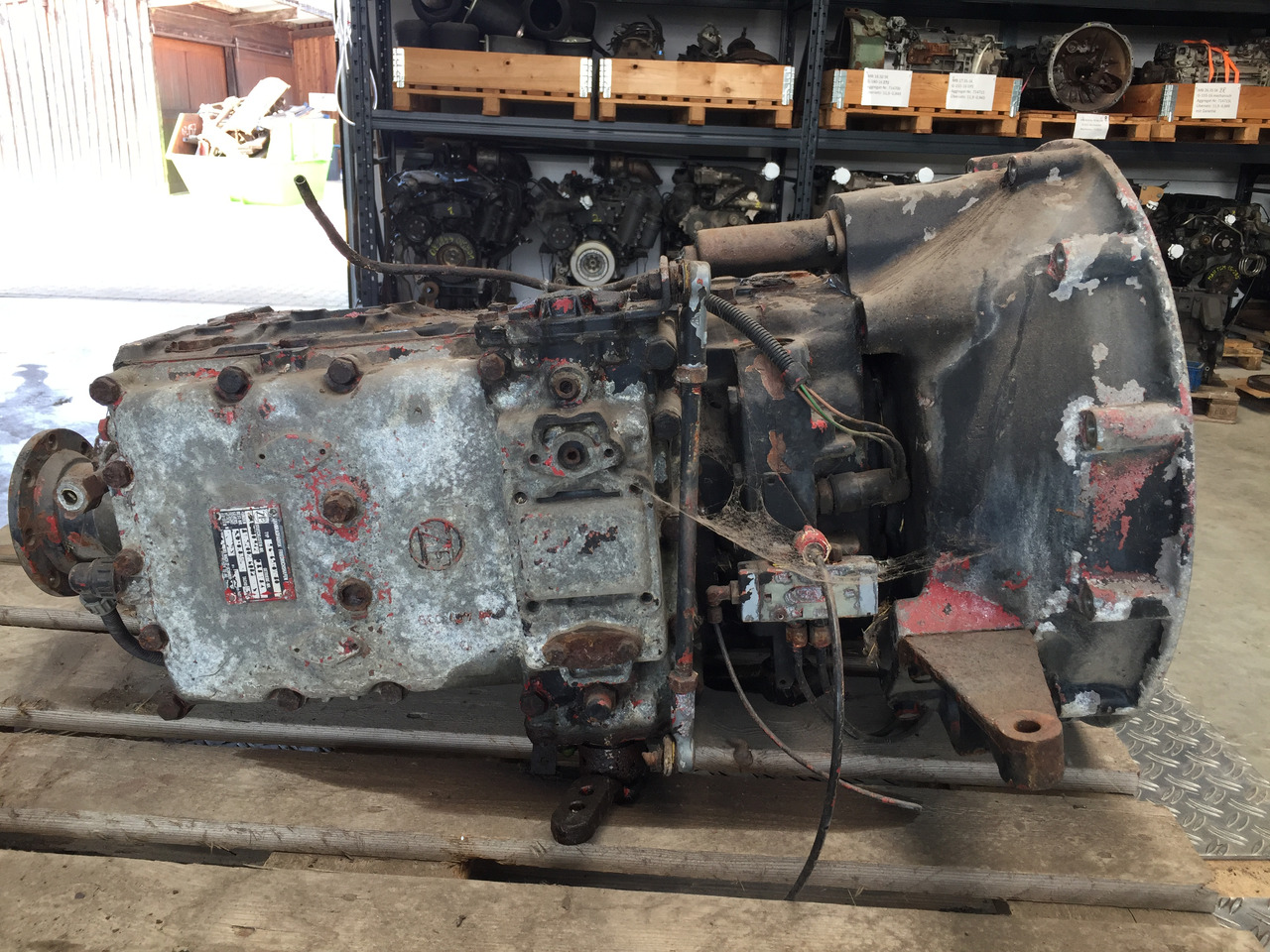 Gebrauchtes ZF Getriebe MAN 17.232, Typ : S6 - 65 + GV - 80, Artikel - Nr. : 81.32002 - 6082 - Caixa de velocidade por Camião: foto 2 Gebrauchtes ZF Getriebe MAN 17.232, Typ : S6 - 65 + GV - 80, Artikel - Nr. : 81.32002 - 6082 - Caixa de velocidade por Camião: foto 2