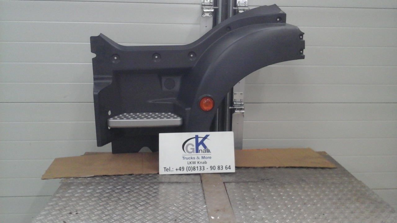 Neuwertiger MAN TGM / TG3 Einstiegkotflügel kurz, komplett, links Artikel - Nr.: 81.61520 - 0209 - Caixa de velocidade por Camião: foto 3 Neuwertiger MAN TGM / TG3 Einstiegkotflügel kurz, komplett, links Artikel - Nr.: 81.61520 - 0209 - Caixa de velocidade por Camião: foto 3