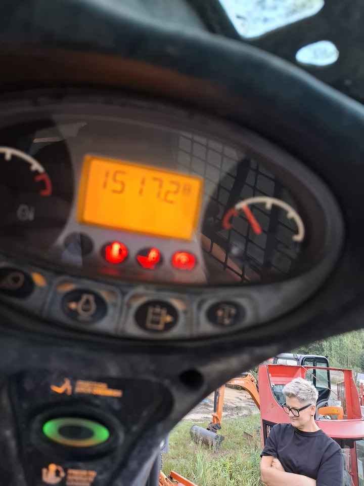 BOBCAT S450 - Mini pá carregadora: foto 4 BOBCAT S450 - Mini pá carregadora: foto 4