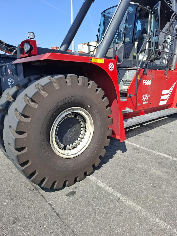 CVS FERRARi F500 RS3 - Reachstacker porta contentores: foto 4 CVS FERRARi F500 RS3 - Reachstacker porta contentores: foto 4