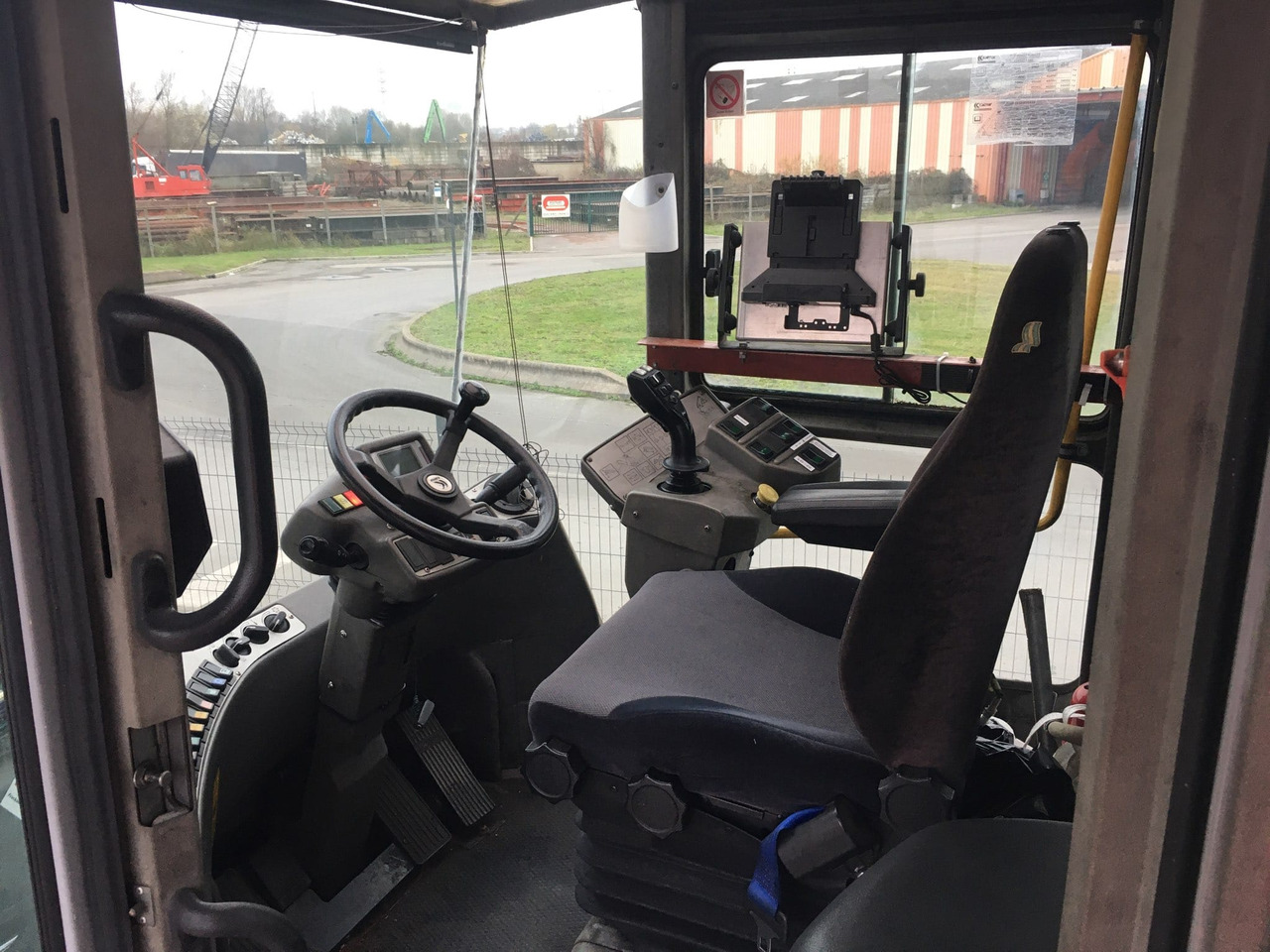 KALMAR DRD 450 80 S5XS - Reachstacker porta contentores: foto 5 KALMAR DRD 450 80 S5XS - Reachstacker porta contentores: foto 5