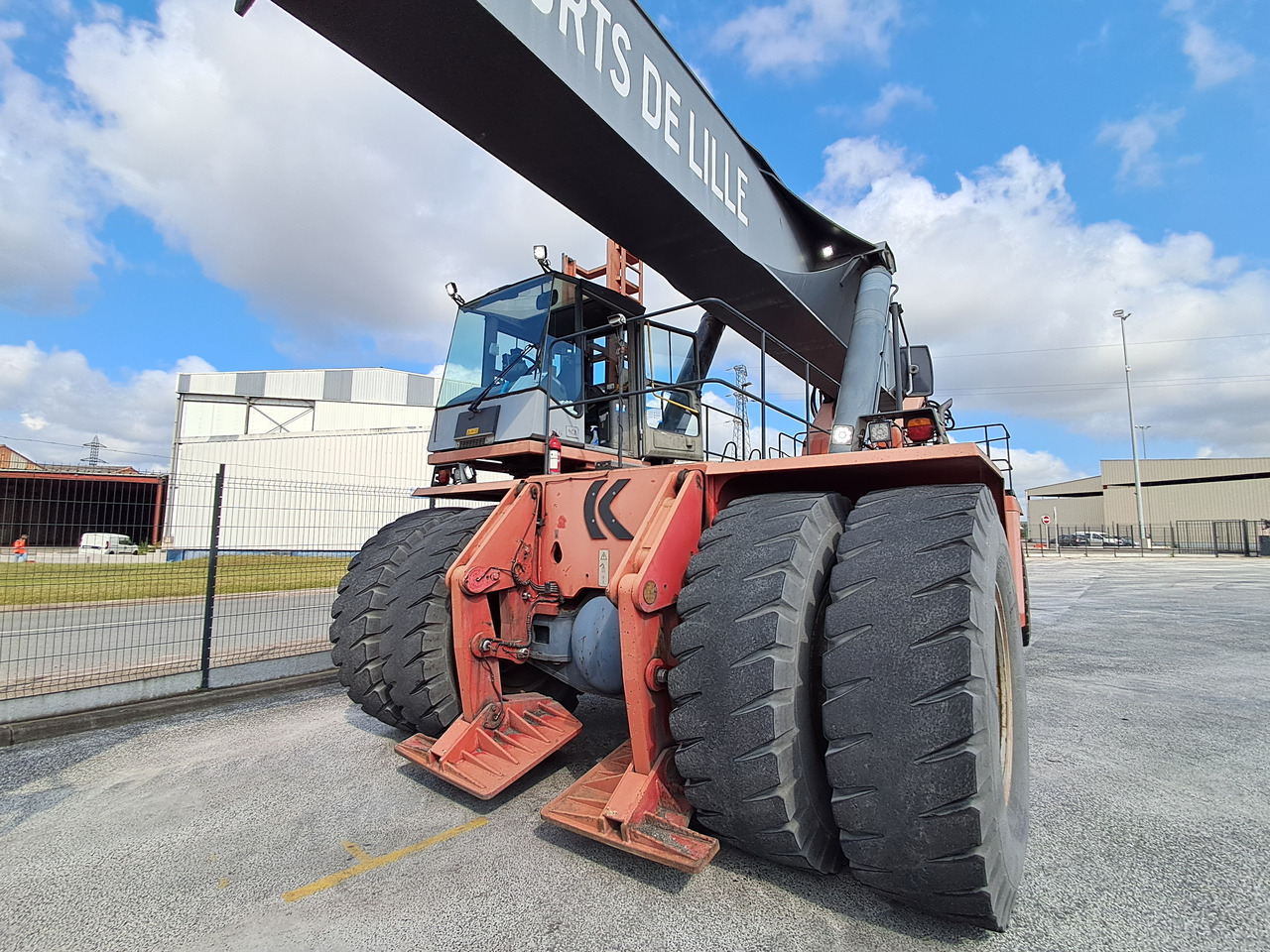 KALMAR DRD 450 80 S5XS - Reachstacker porta contentores: foto 2 KALMAR DRD 450 80 S5XS - Reachstacker porta contentores: foto 2