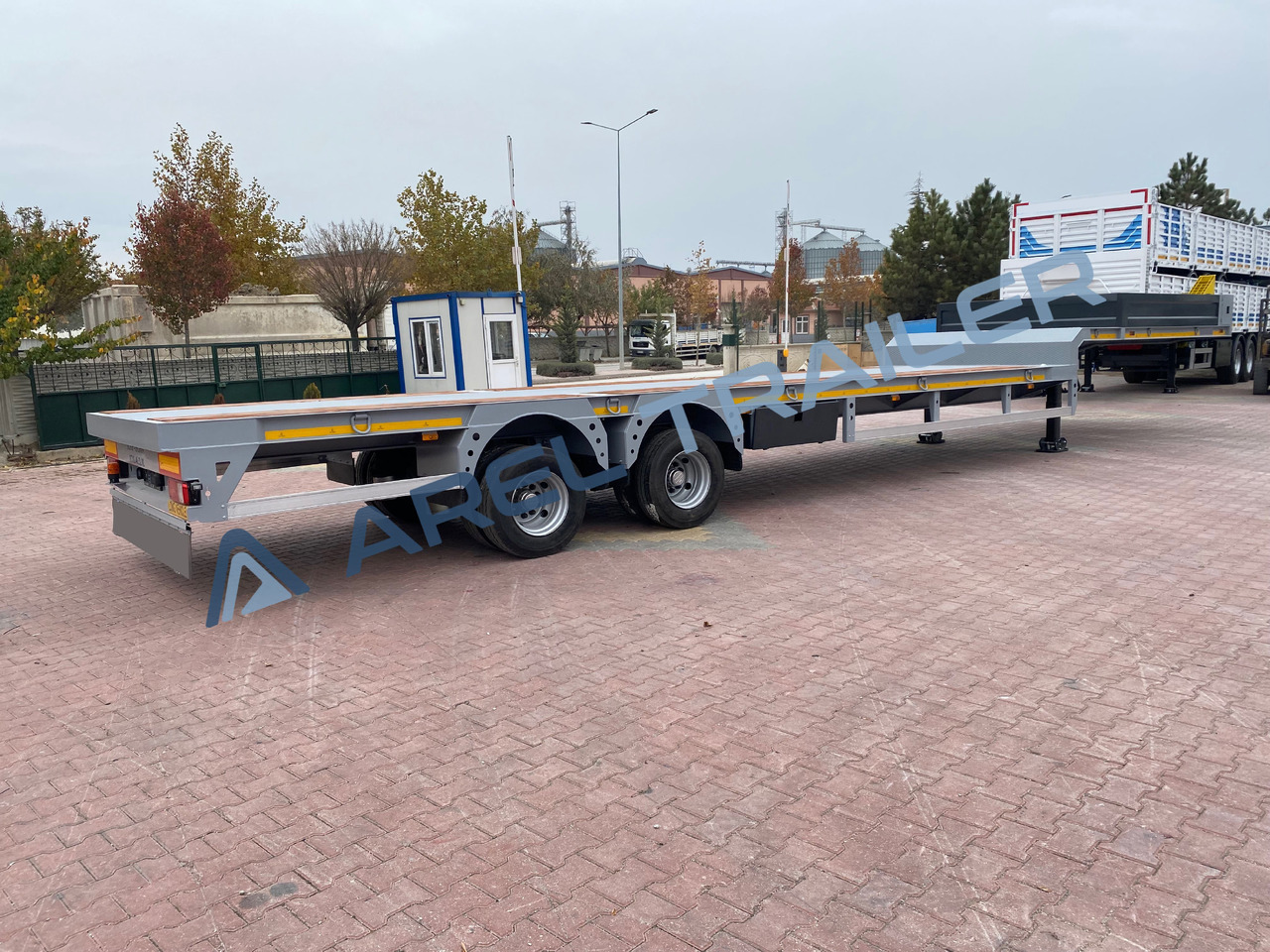 AREL TRAILER 2 AXLE LOWBED TRAILER - Semi-reboque baixa: foto 2 AREL TRAILER 2 AXLE LOWBED TRAILER - Semi-reboque baixa: foto 2