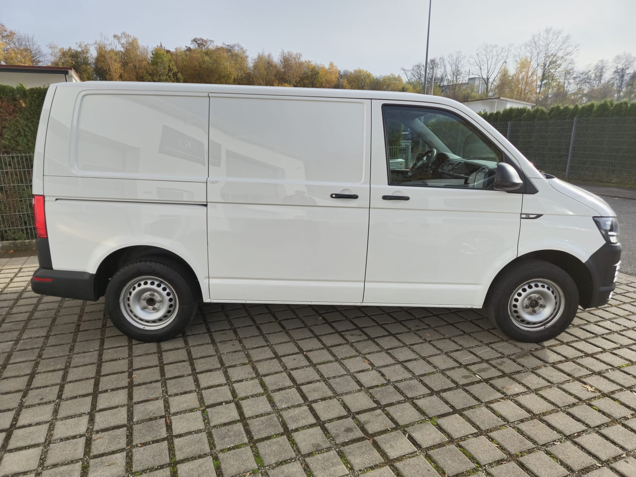 VOLKSWAGEN T6 Transporter Kasten-Kombi/AHK - Furgão: foto 4 VOLKSWAGEN T6 Transporter Kasten-Kombi/AHK - Furgão: foto 4