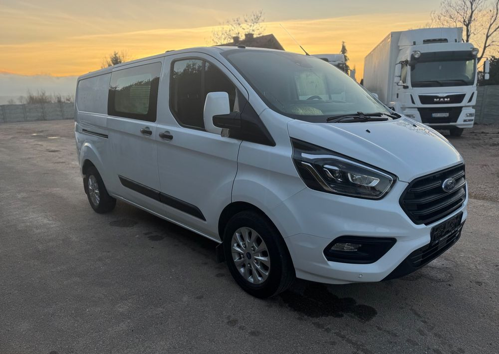 Ford TRANSIT CUSTOM TREN L2H1 LIFT 2020r 2,0 TDCI/130KM/KAMERA/BIX-ENON/ EURO 6/ASO/NISKI PRZEBIEG/LED/HAK/FV23%/6-DZWI/LONG - Furgão compacto: foto 3 Ford TRANSIT CUSTOM TREN L2H1 LIFT 2020r 2,0 TDCI/130KM/KAMERA/BIX-ENON/ EURO 6/ASO/NISKI PRZEBIEG/LED/HAK/FV23%/6-DZWI/LONG - Furgão compacto: foto 3