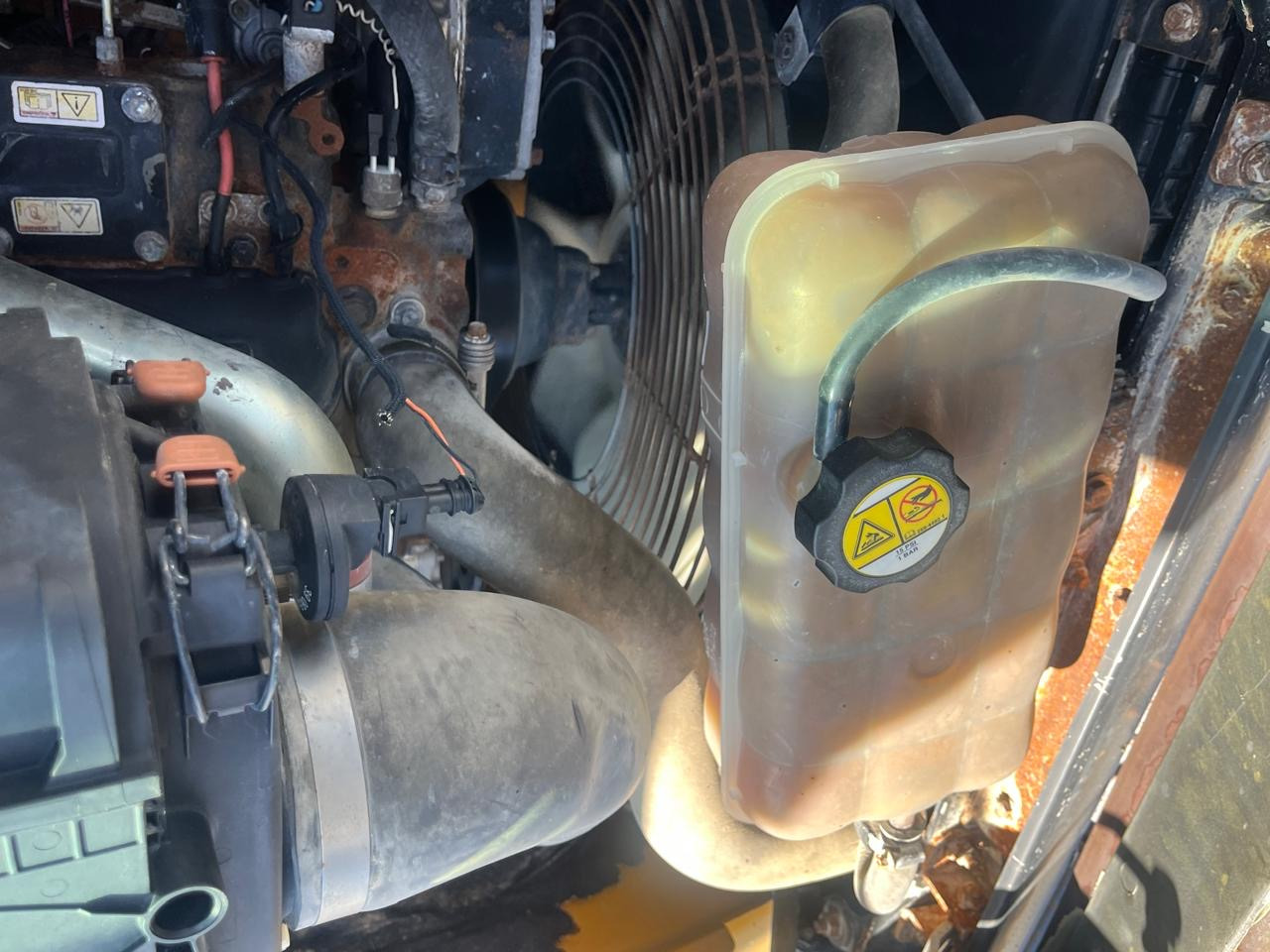 CATERPILLAR 422F2 - Retroescavadeira: foto 2 CATERPILLAR 422F2 - Retroescavadeira: foto 2