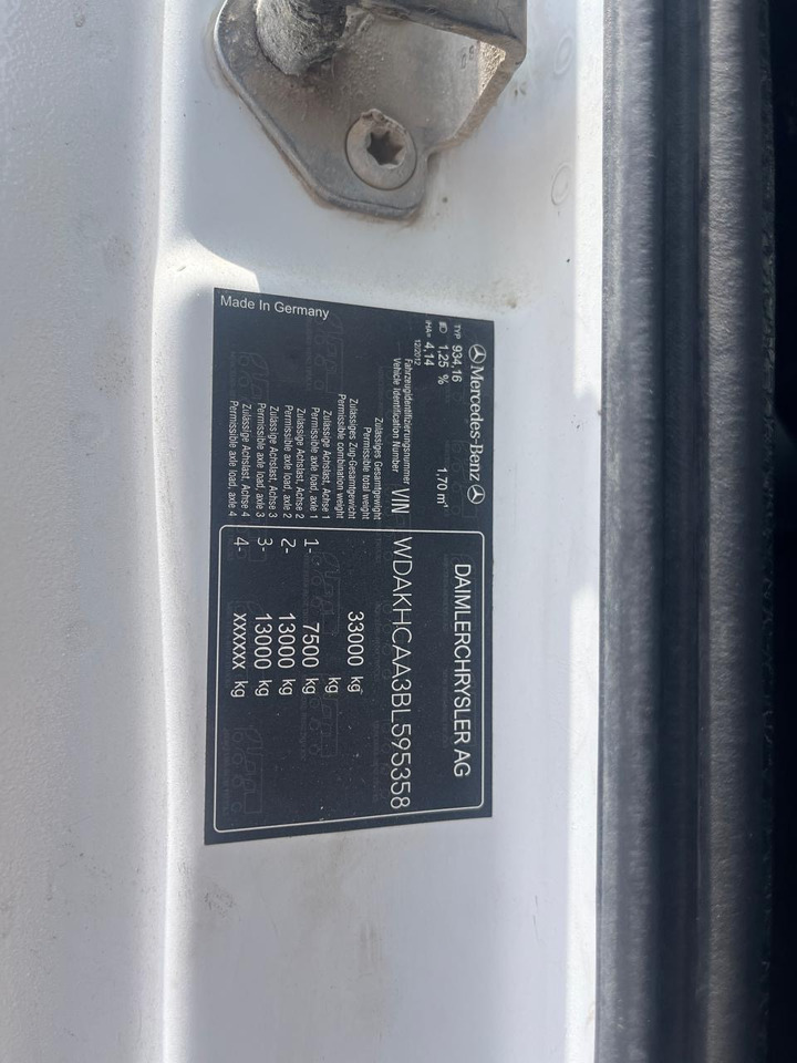 MERCEDES-BENZ Actros 3340 - Camião chassi: foto 3 MERCEDES-BENZ Actros 3340 - Camião chassi: foto 3