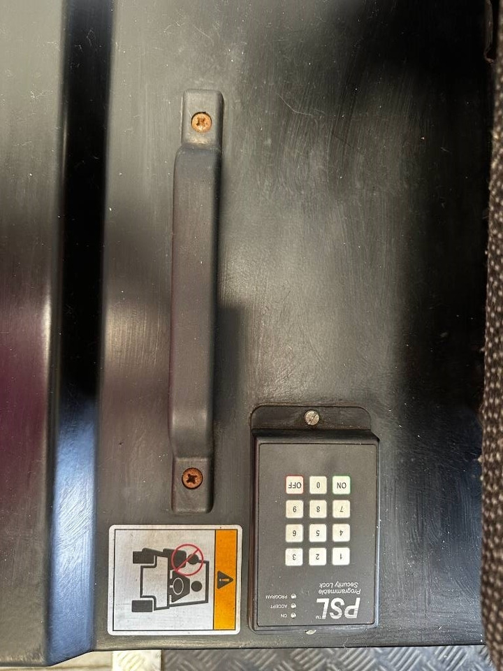 Yale MT70 - Trator elétrics: foto 5 Yale MT70 - Trator elétrics: foto 5