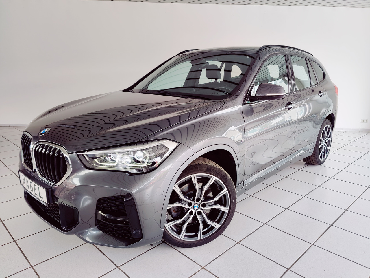 BMW X1 xDrive 20 d M Sport Navi Ambiente PDC SHZ Apple Android - SUV: foto 1 BMW X1 xDrive 20 d M Sport Navi Ambiente PDC SHZ Apple Android - SUV: foto 1