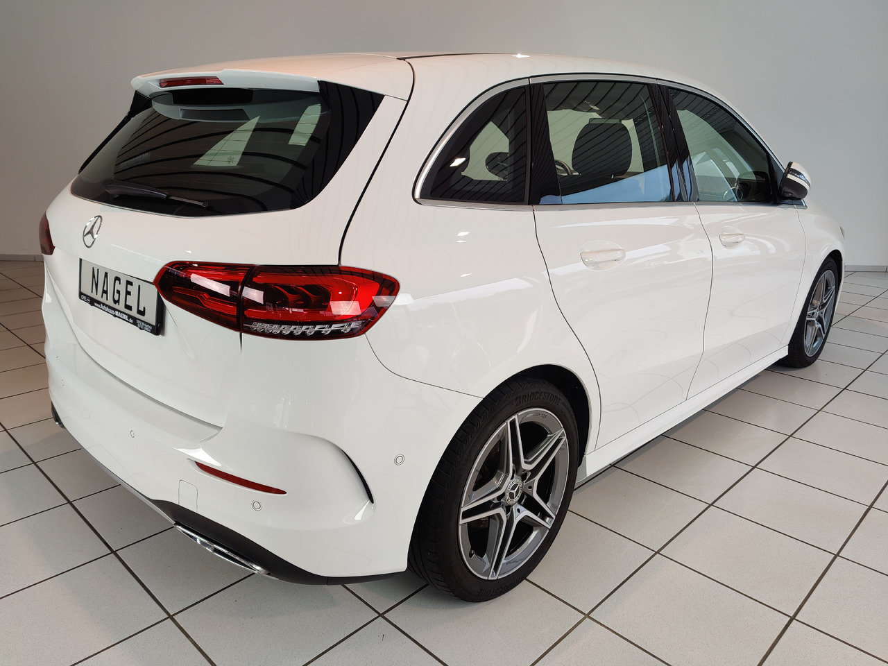 Mercedes-Benz B 200 d 8G-DCT AMG Line Kam Navi SHZ LED - Máquina de outro: foto 4 Mercedes-Benz B 200 d 8G-DCT AMG Line Kam Navi SHZ LED - Máquina de outro: foto 4