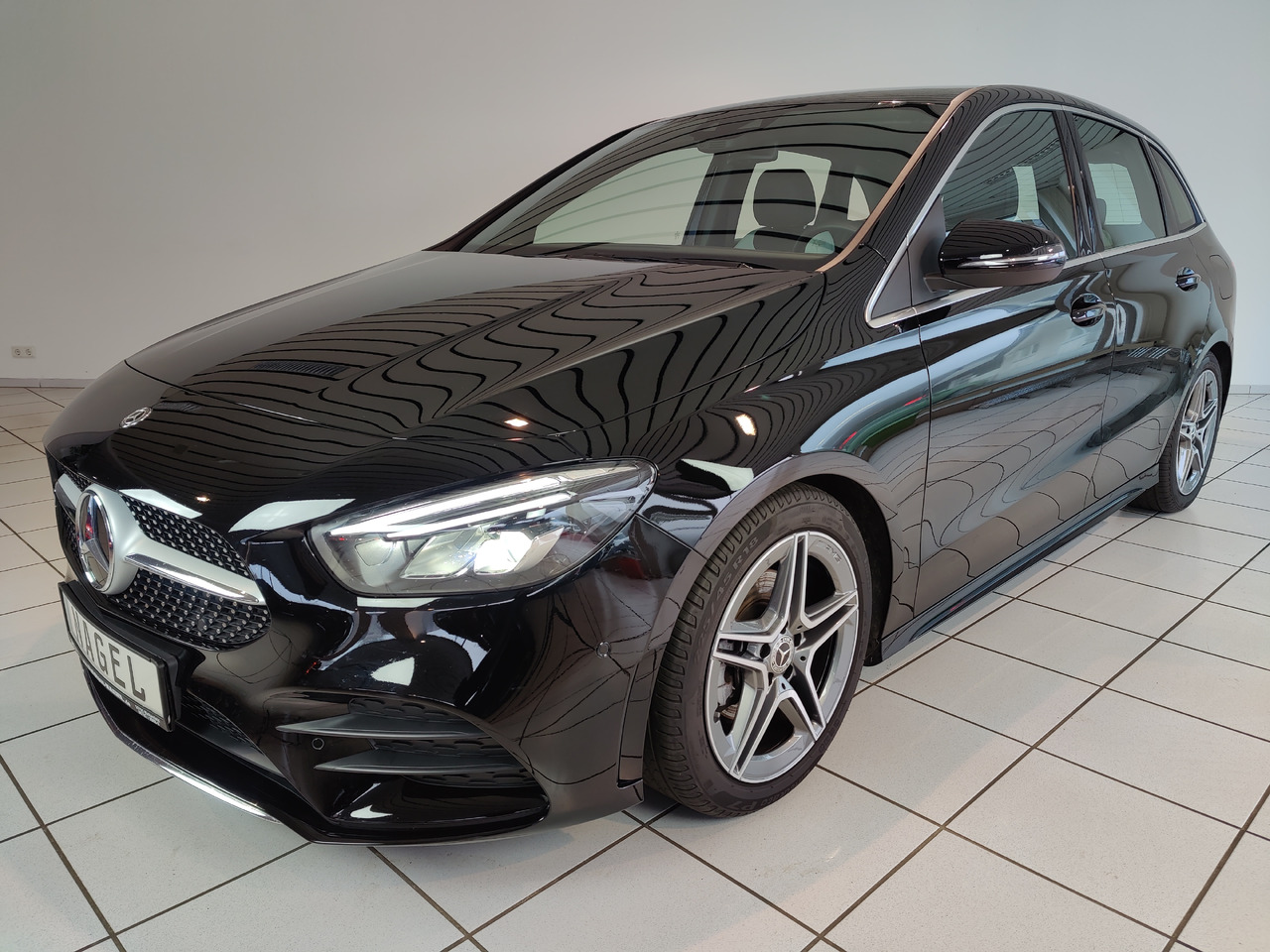 Mercedes-Benz B 200 d 8G-DCT AMG Line Navi LED Sport DAB Rükam - Máquina de outro: foto 1 Mercedes-Benz B 200 d 8G-DCT AMG Line Navi LED Sport DAB Rükam - Máquina de outro: foto 1