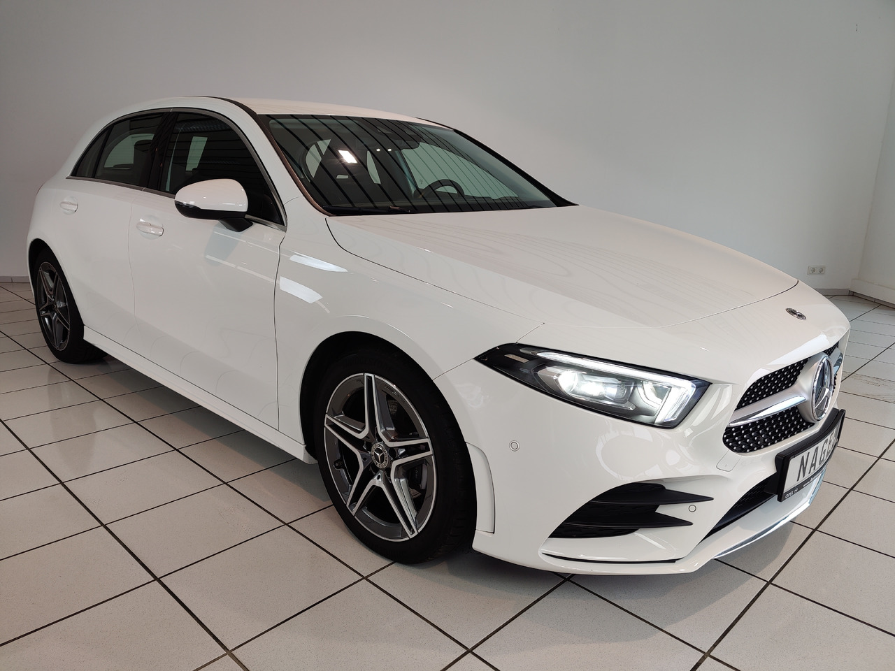 Mercedes-Benz A 200 7G-DCT AMG Line Kamera Navi LED SHZ - Sedan: foto 2 Mercedes-Benz A 200 7G-DCT AMG Line Kamera Navi LED SHZ - Sedan: foto 2