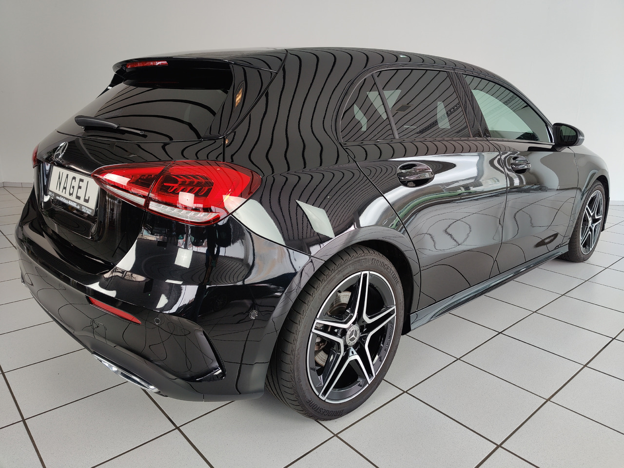 Mercedes-Benz A 220 d Navi LED Park RüKam AHK - Sedan: foto 5 Mercedes-Benz A 220 d Navi LED Park RüKam AHK - Sedan: foto 5