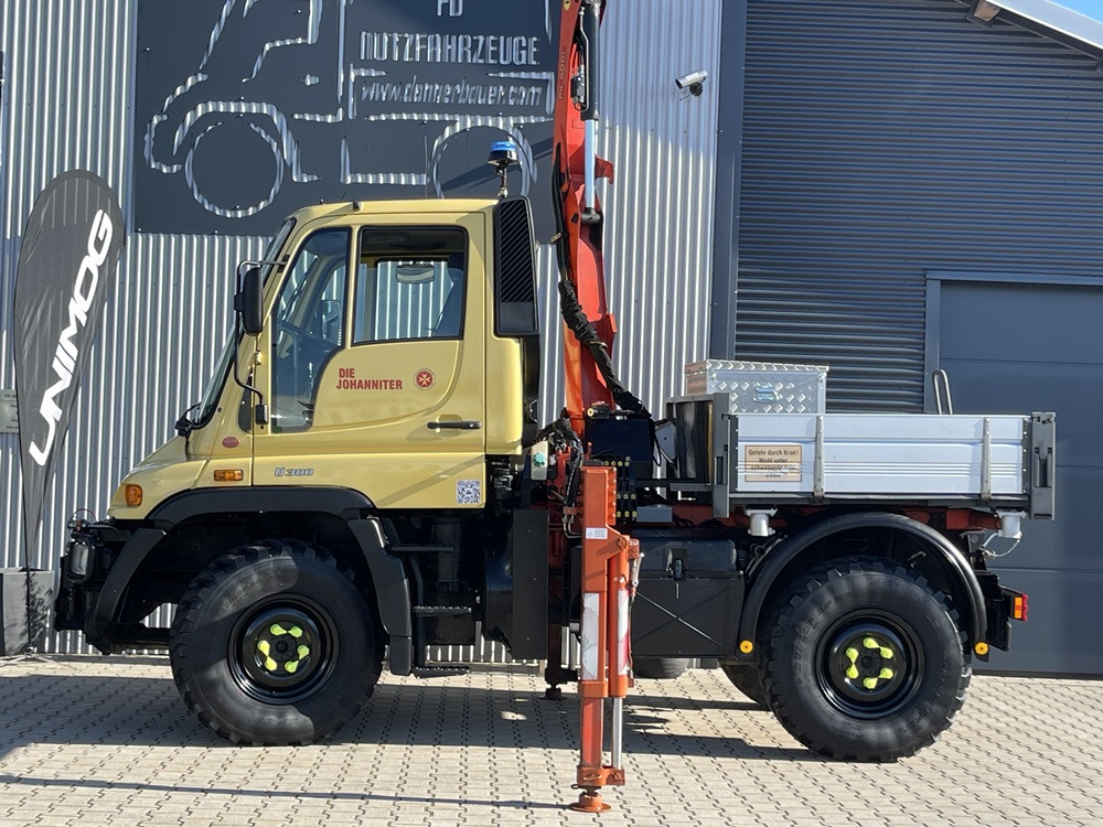Unimog Unimog U300 mit Mega Kran , erst 28 Tkm - Camião grua: foto 4 Unimog Unimog U300 mit Mega Kran , erst 28 Tkm - Camião grua: foto 4