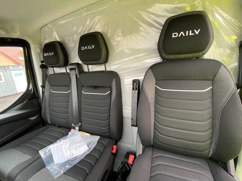 Iveco 35C18H - Furgão: foto 5 Iveco 35C18H - Furgão: foto 5